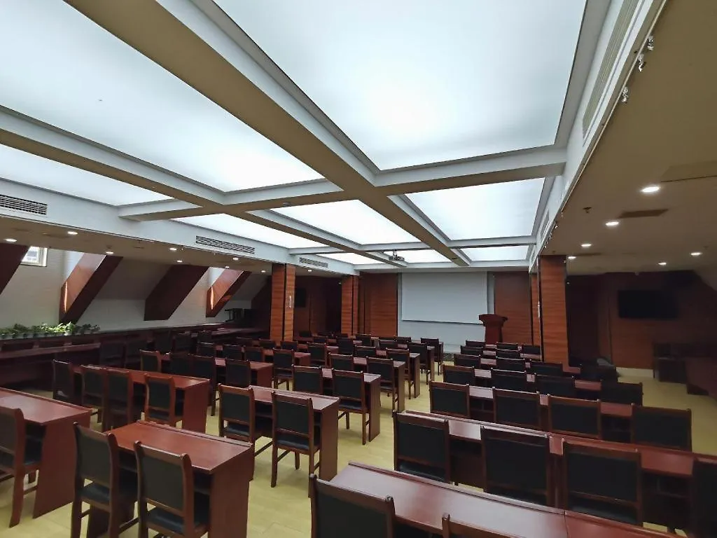 Greentree Inn Luoyang Train Station Zhuangyuanhong Road Hotel 3*, Luoyang (Henan)